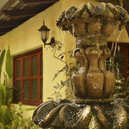 Hotel Real León エクステリア 写真